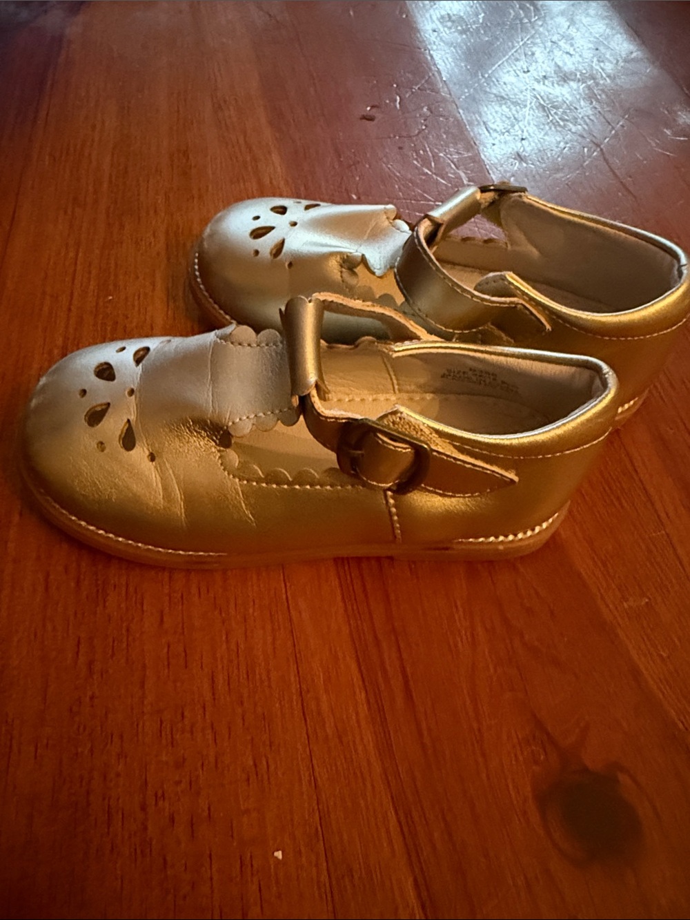Felix and Flora Girls Metallic Gold Mary Jane Shoes with Buckle size 9